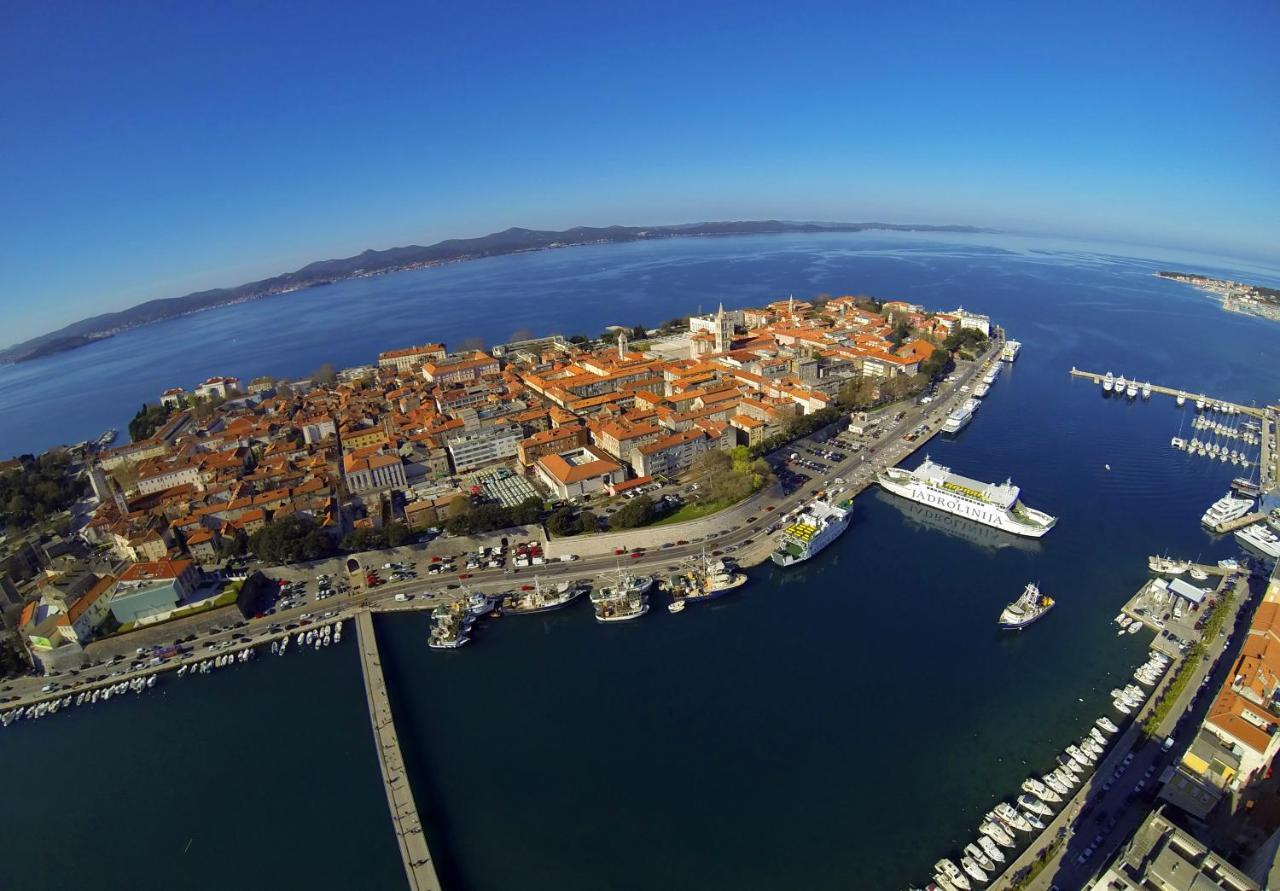 Apartament Artis *